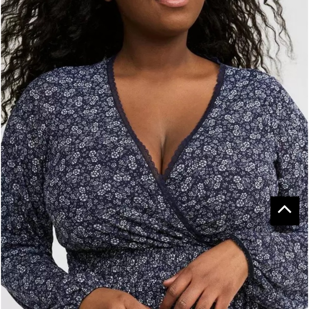 Torrid Surplice Babydoll top Olivia Ditsy navy and white Size 3 (3X 22/24) - Picture 2 of 7